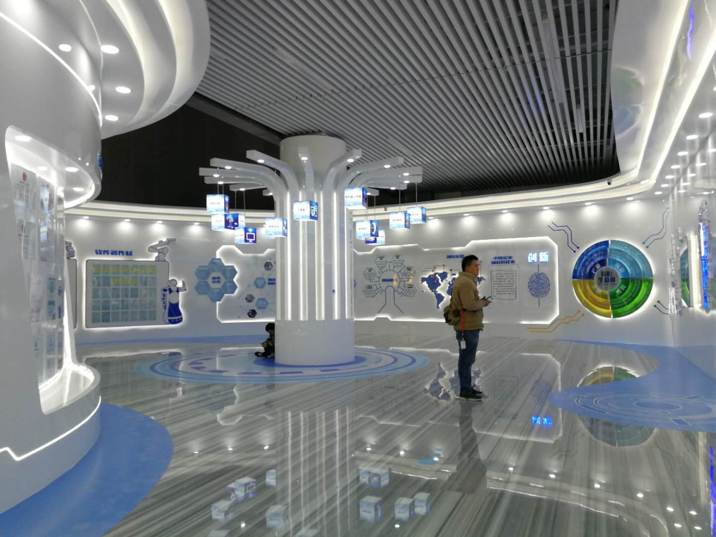 新松機(jī)器人自動化股份有限公司展廳設(shè)計搭建