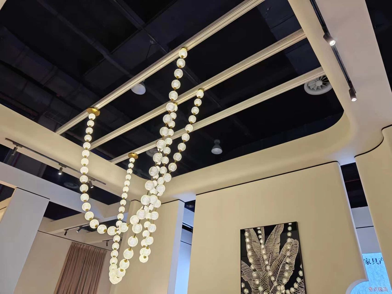 重慶展位設(shè)計(jì)：自營(yíng)工廠的優(yōu)勢(shì)，為何成為客戶的首選？